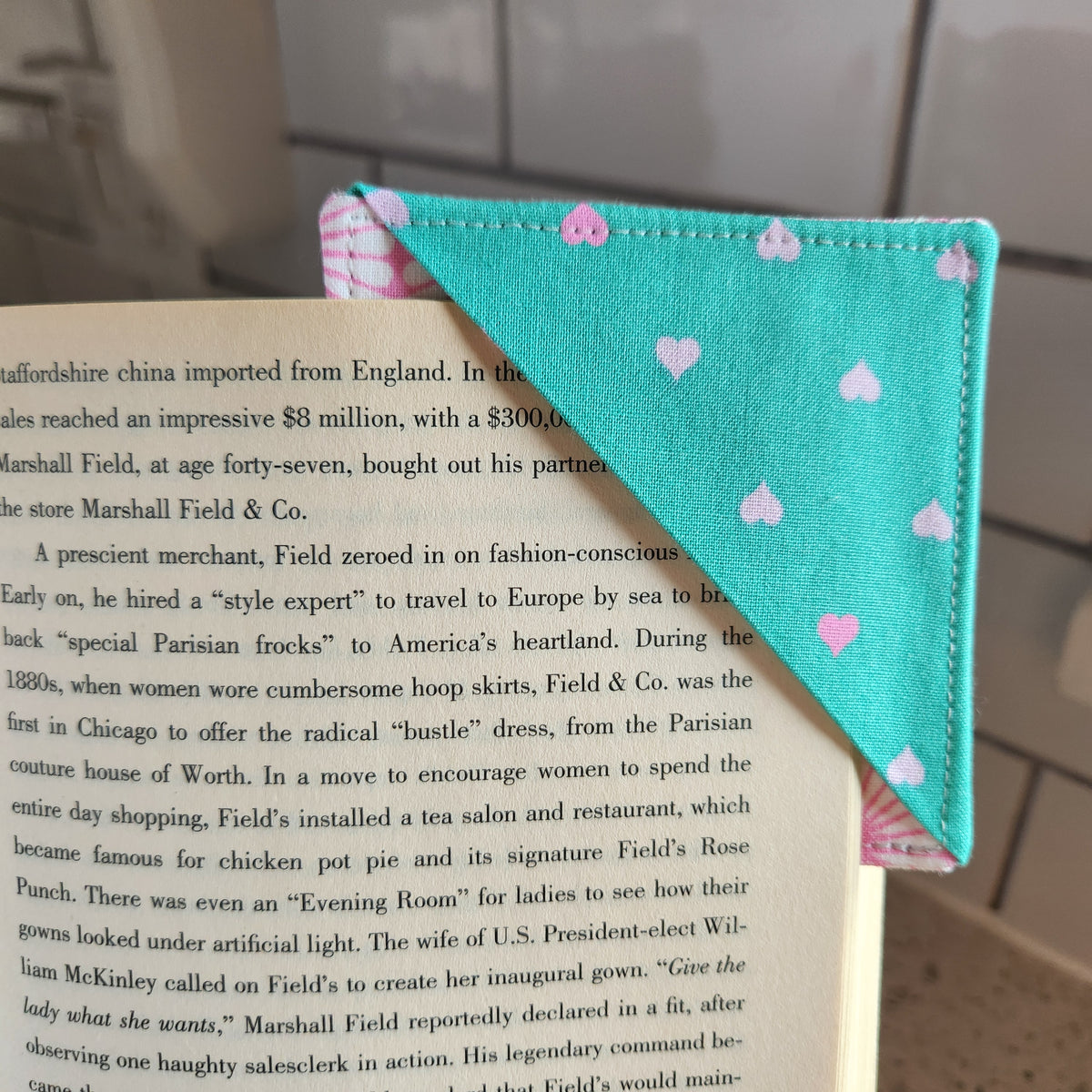 Little Hearts Bookmark Corner