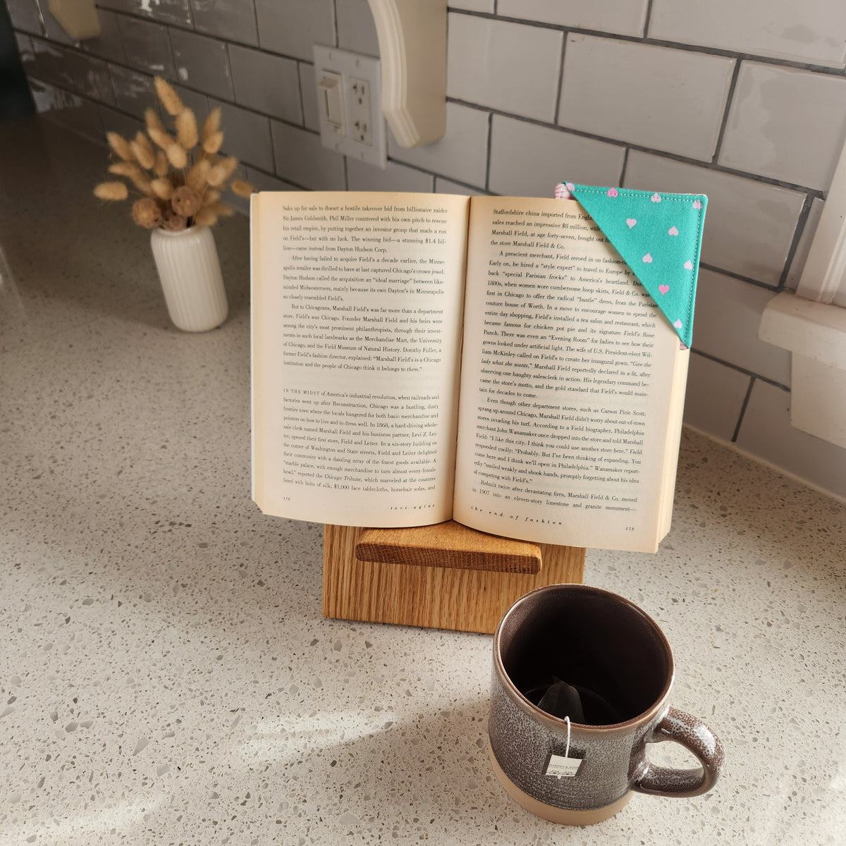 Little Hearts Bookmark Corner